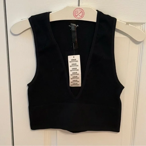 Urban Outfitters Out From Under Hailey Seamless Plunge Cropped Tank in Black - Picture 2 of 4